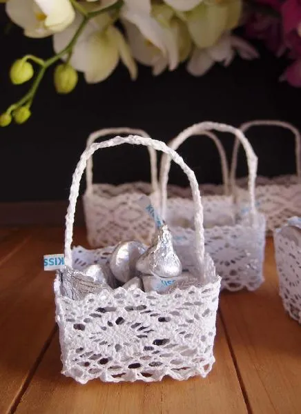 Mini Lace Favor Basket Set/6